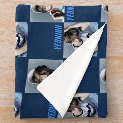 Yeonjun - Ice Cream Throw Blanket Official Tomorrow X Together Merch