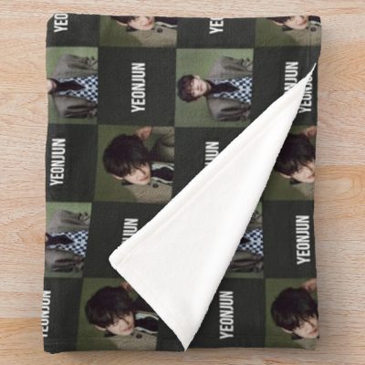 Yeonjun - Young Ceo Aesthetic Throw Blanket Official Tomorrow X Together Merch